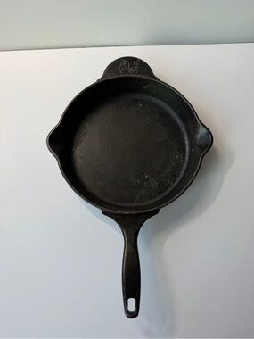Pioneer Woman 8" Cast Iron Frying Pan Dual Spout Heavy Duty Kitchen Essential